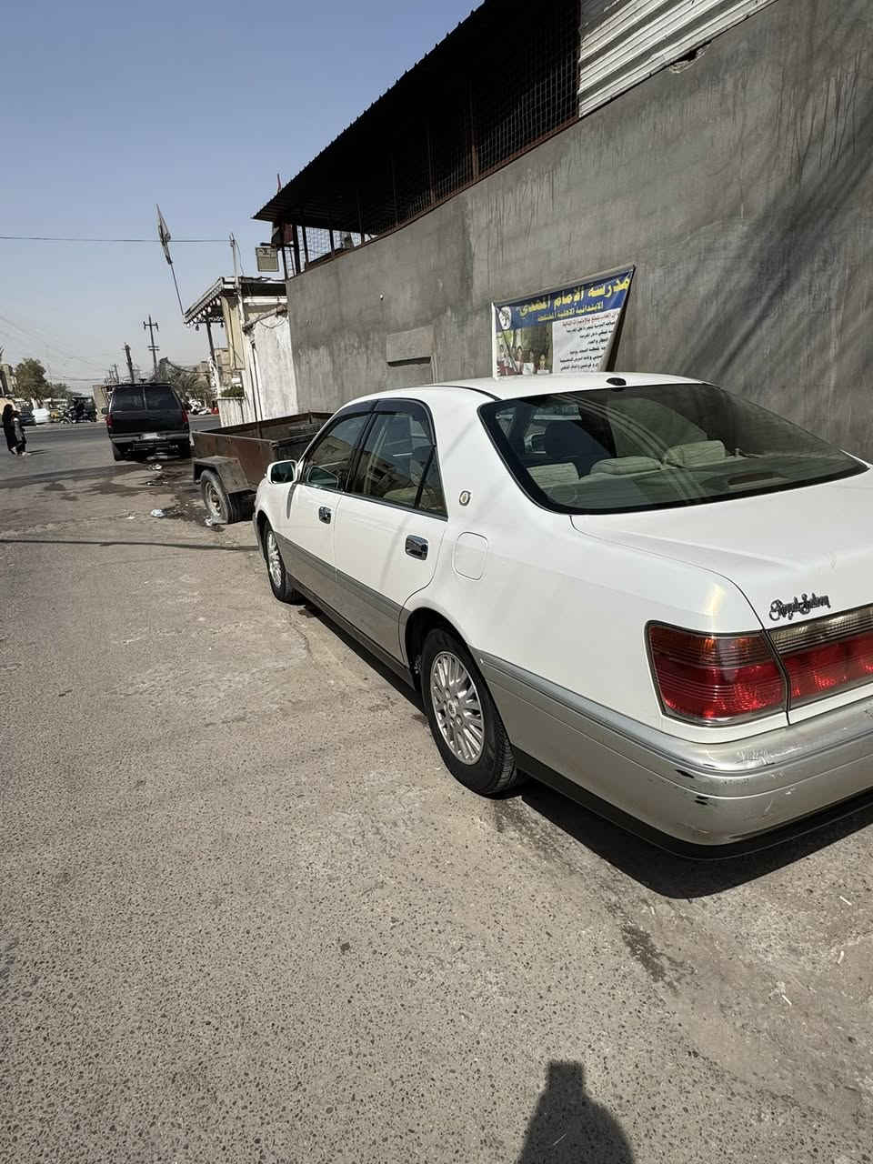 السلام عليكم لبيع ملكه مديل 2003 مكفول عامه من صبغ وضرب سياره جهازه عله خار حبه  قرار 48وكاله بسمنه صاحب سنويه موجود مادفوع كمراك مالهه  المكان بغداد الرقم ***********
