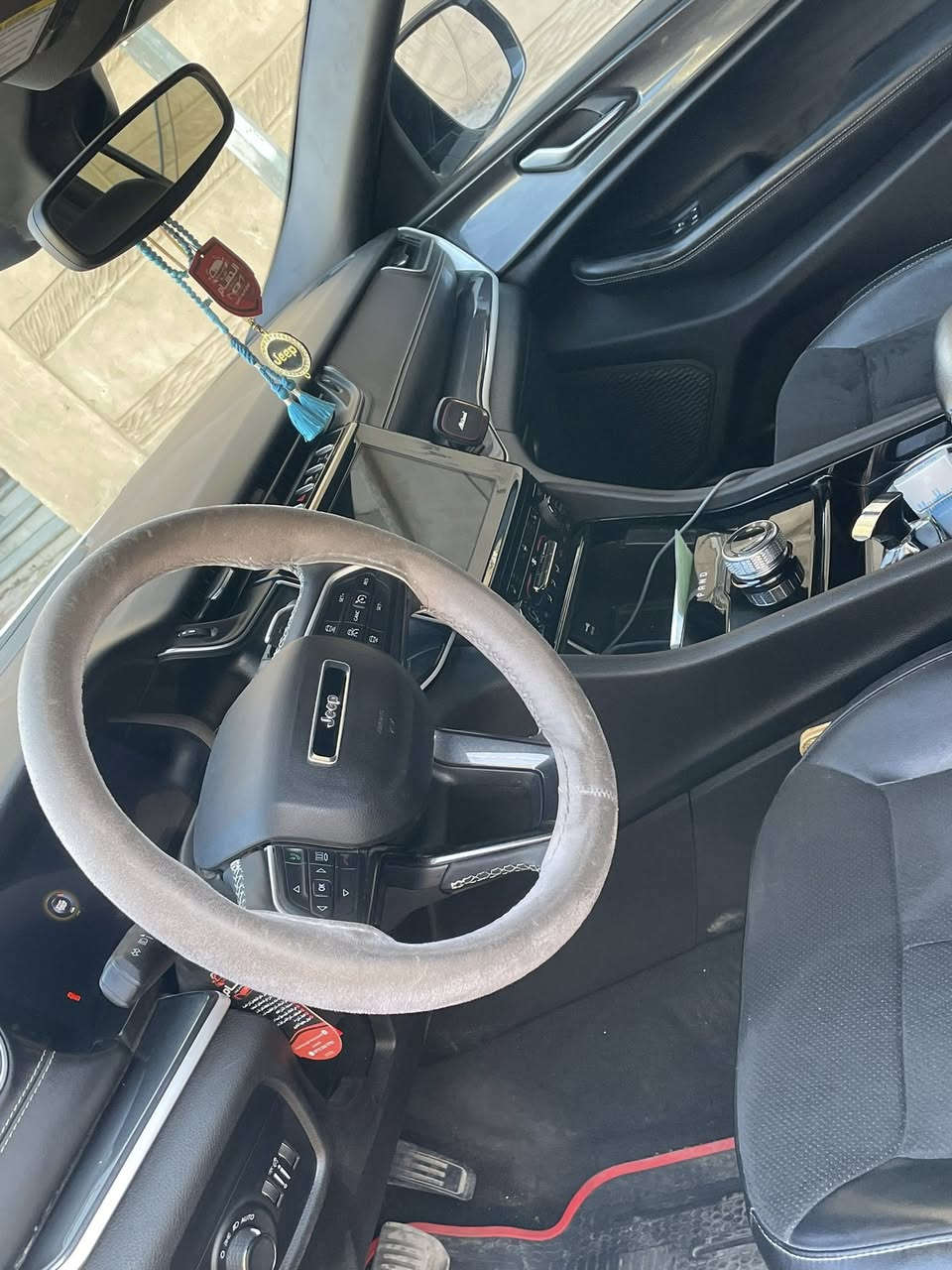 السلام عليكم جيب كراند شيروكي اللتيتيود موديل ٢٠٢٣  فتحه حساسات خلفي رادارات امامي خلفي جانبي توقف ذاتي امامي خلفي جانبي كشنات جلد ومخمل تدفئه كشنات +ستيرن نقطه عمياء صندوق كهرباء السياره جدا نظيفه اوكلشي بيهه جديد ضمان خمس سنوات بلصدر بيهه باج تضليل جديد صارله شهر السياره حادثهه بلصدر جاملغ وشويه بنيد السعر 30.000 اوبيهه مجال جدا بسيط العنوان بغداد المنصور ***********
