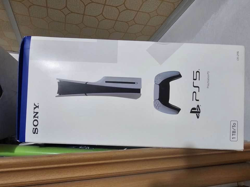 Play station 5 slimبۆ فرۆشتن ٢ مانگ بەکار هاتوە بە نوێتی کرایە زۆر پاکو خاوینە سەحری ٥٤٠$ 
*********** أربيل, العراق

