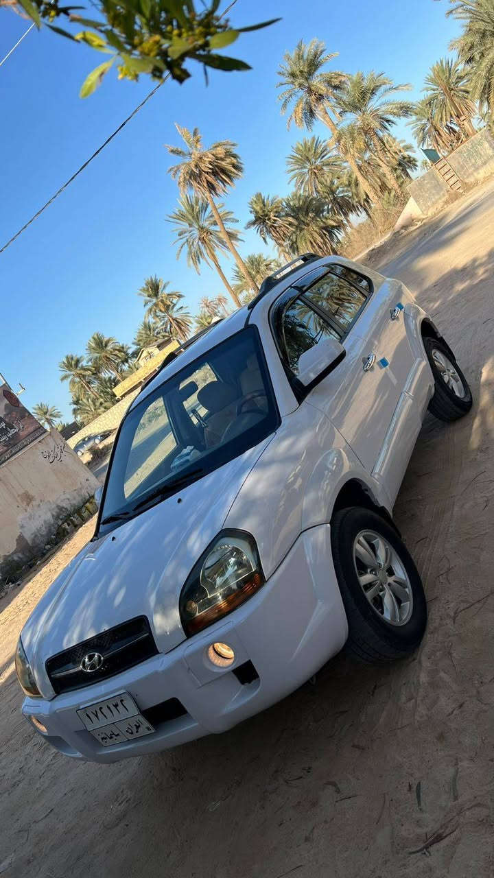 السلام عليكم توسان موديل 2009 خليجي كفالة نص فول تحكم ستيرن شاشة كامره دواره بريكABS  ويل كب حساس خلفي اربعه دسك السيارة مكفولة من مكينه كير حداديه تخم تاير تبريد كهربائيات كله جديد كفالة من الصبغ رقم سليمانية شرط التحويل السعر 115 بيه مجال بسط مكان السيارة كربلاء للاستفسار اتصل *********** كربلاء, العراق
