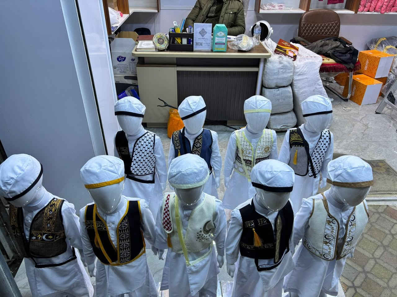 توفر. 🎀 داخل مجمع باربي.  #كاتلوج_الزي_الاطفالي  الرمضاني والعيد المبارك
توفر زي كركيعان. 
#سيت 4 قطع رمضاني  ( دشداشة + يلگ + قبعة + جنطة
للاعمار من 2 شهر ل. 8 سنه 
  ال حجز. *********** 
ال حجز. +964 787 966 8805
.رابط كروب وتساب https://chat.whatsapp.com/E98LF3qv7qZKhWt1qqcCiY
#يلگ + قبعة + جنطة 
للاعمار من 1 شهر لحد 8 سنه
🎯 سعر. 
......
#زي كركيعان  4 قطع. 
....... 
🎯  اجور توصيل داخل سوق شيوخ.    2 
اجور توصيل. ال الناصريه. 3 
اجور توصيل جميع. المحافظات. العرق. 5. 
--------------------
#الناصريه. - سوق شيوخ.  
سوق المسقف- قرب سوق الذهب- قرب صياغه. سيد احمد-  يصير.محل ركن -قرب عبد علي-  مقبيل. علي نزاز.  المكائن الخياطه.  
----------------------------
#اناقتك_تكتمل_معنا
#لايك_للبيج_ليصلك_كل_جديد_في_عالم. باربي.
