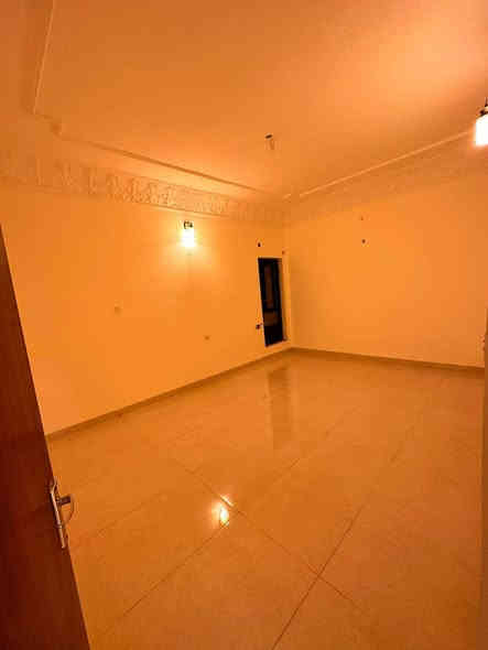 🏠 بيت للإيجار – مساحة 80 متر
📍 المنصور / حي المتنبي / خلف مول المنصور 

👨‍👩‍👧‍👦 سكني (عوائل)
🏢 أو تجاري (شركات)

🔑 مجهز كاونتر وسبالت

✨ المواصفات:
🛋️ صالة
🍽️ مطبخ
🛏️ 3 غرف نوم
🚿 صحيات

تصويرة متوفر 
📞 للاستفسار والتواصل: ***********
