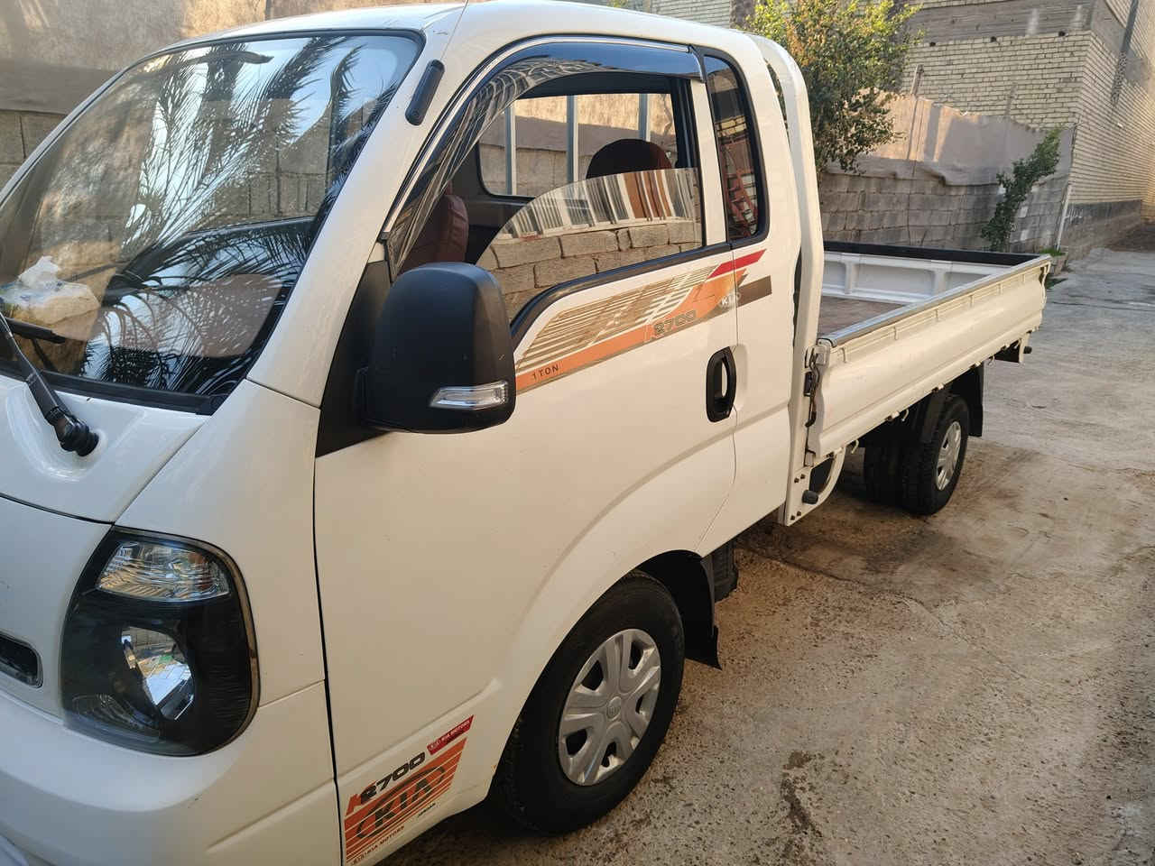 السلام عليكم كياحمل موديل 2018 كامله مكمله سياره جديده تخم تاير حداديه كير محرك اكسل شاصي كله كفاله الشراي يتصل رقم الهاتف *********** ابو حيدر مكاني كربلاء الحسينيه القنطره البيضاء
