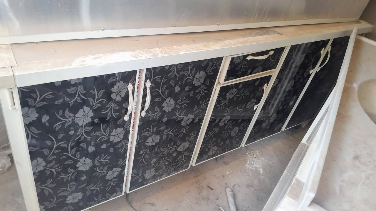 كاونترات للبيع 300 الف وبيهن ومجال جدد مامستعملات غير  ايام ***********
