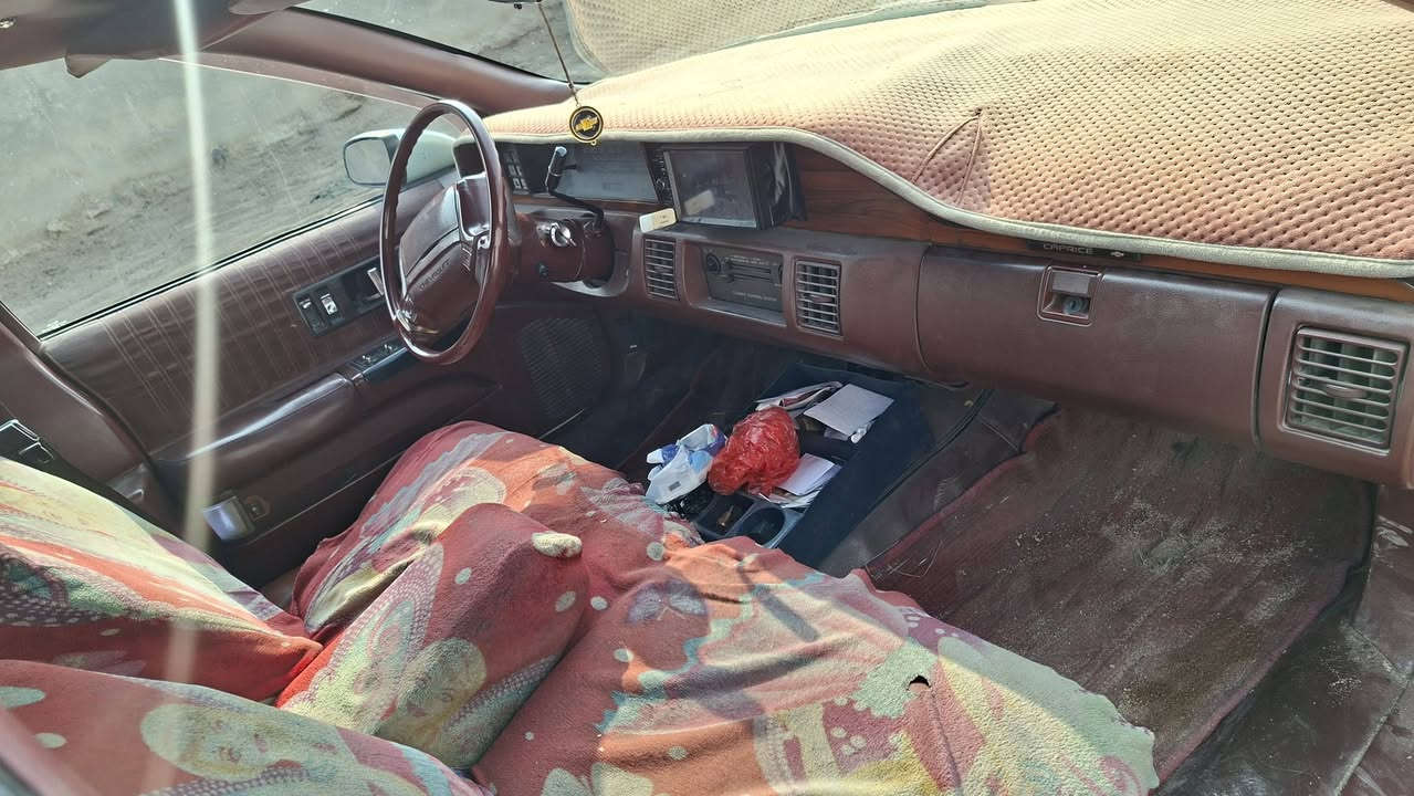 السلام عليكم دولفين موديل 91 سياره جاهزه تبريد حداديه تخم تاير كهربائيات جاهزه من كل شيء سياره بلاديه سياره مال جناي وباسمي السعر 40 وبيها مجال مكان بصره رقم الهاتف  ***********
