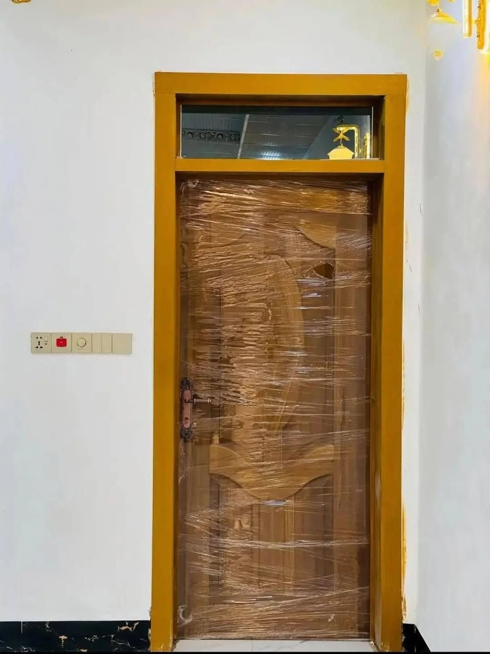 🏡دار للبيع🏡
المساحة: 80متر مربع
✅ #طابو_زراعي_سند_25_أقرار_محكمه
السعر: 30مليون  (مع المجال)
الموقع: النجف شارع الصب عمود 327 #ألخط_ألاول

مواصفات البناء:
غرفة/ صالة معزولة/مطبخ معزول/استقبال /صحيات خارجية مكشوفة
بناء مرتب (أساس + سقف كونكريت + طابوك)
أرضية بورسلين أبو الـ 60

الخدمات:#بعد_عن_سوق_100م
ماء كهرباء مدارس سوق تبليط مولد

للاستفسار والاتصال:
*********** النجف, العراق
