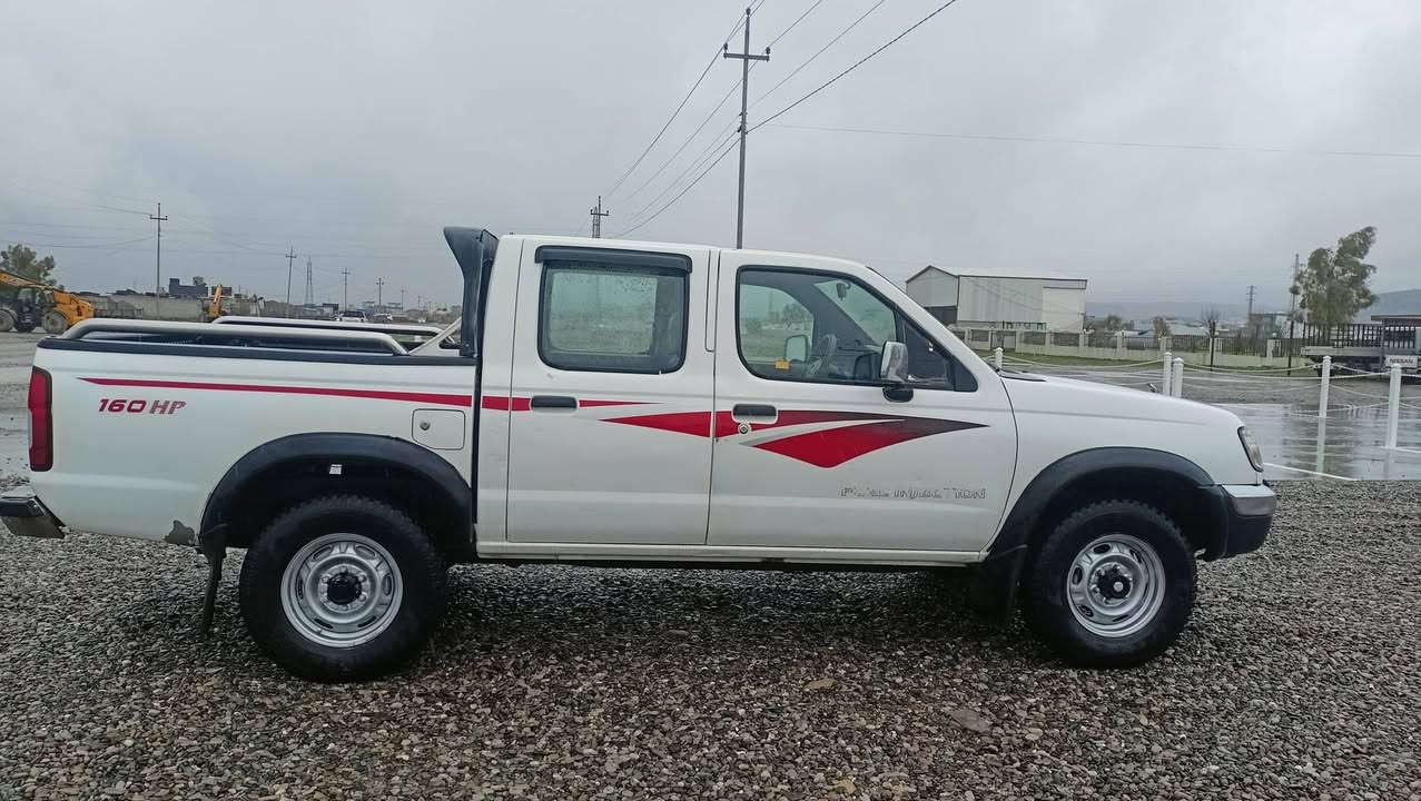 نیسان مودیل 2005 ڕە قم ئە سلێ ڕە قم هه ولێر
تە نهادوو پە ڵە بویاغی هه یە 
بە شە رتی گێر مە کینە ئە کسل دە بڵ ئە کسل 
چوار تایە لوک دە فتە ری بە نزینی بۆ کراوە 
سعر 
112گە ڵاو مە جالە 
شۆێن چم چماڵ 
ژم 
***********
***********
