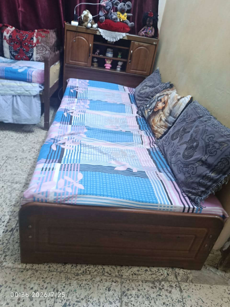 سلام عليكم اثاث بيت مستعمل نضيف للبيع العنوان بغداد الدوره شارع 60 إلرقم***********
