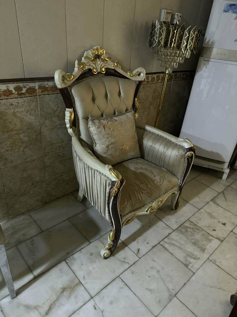 تخم ملكي مستخدم 5 اشهر ونضيف للبيع نضافه فول شوفت عينك سعر خاص العنوان الديوانيه


**إذا كنت صاحب هذا الإعلان وتريد حذفه لأي سبب، رجاءا أرسل رسالة إلى الدعم الفني**