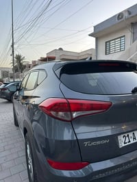 توسان ٢٠١٨ • وارد كندي • حادث الباب الخلفي