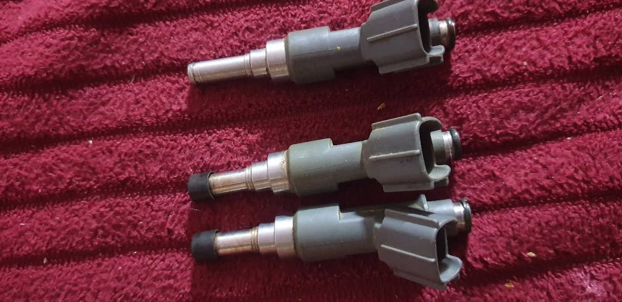 سلام عليكم بخاخ  فلونزا مديل 2010 اصلي شركة للبيع قيم واخذ ع الفحص عدد 3 شرط مال سيارة وكاله وليس تجاري .. مكان نجف _ كوفة تليفون ***********
