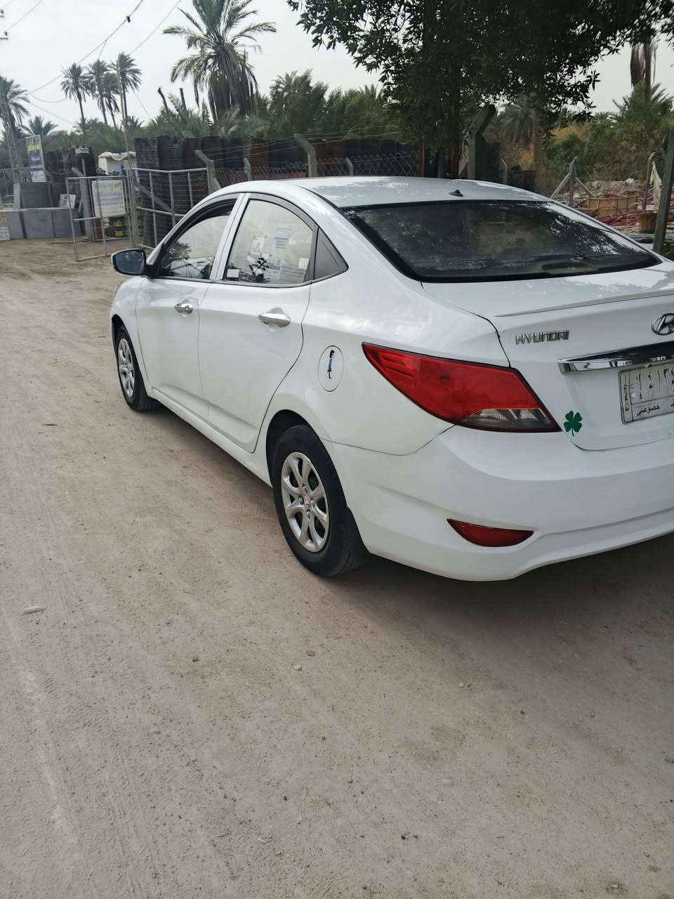 اكسنت 2012 خليجي رقم نجف 
محرك 1600
بيها رشات صبغ بدون ضربه قويه 
محرك وكير مكفولات حداديه جديده تخم تاير جديد السعر 85$ مكانه كوفه رجآ بدون خاص ***********
