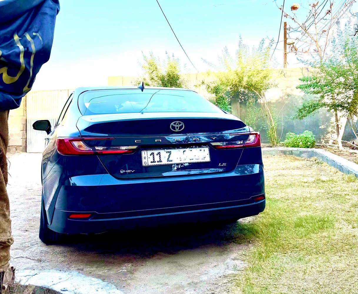 سيارة تويوتا كامري موديِل حديث، نظيفة وجديدة، باستعمال خفيف. خارجية لامعة وداخلية مريحة ومجهزة بشاشة متطورة. استمتع بأداء مميز وراحة في القيادة. السعر قابل للتفاوض.