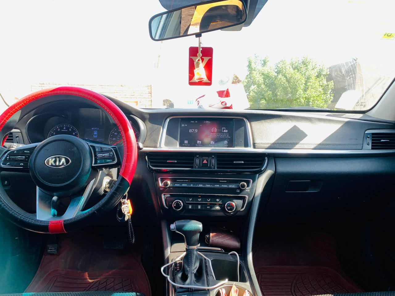 كيا اوبتما وارد امريكي 2019 
سنوية لل 2030 تحويل مباشر 
مواصفات Lx
بيهة جاملغ وبنيد صور الحادث بالمنشور 
كير مكينة تبريد كفالة جاهزة من كلشي السيارة معروضة 135 وبيها مجال
مكاني واسط قضاء الحي 
***********
