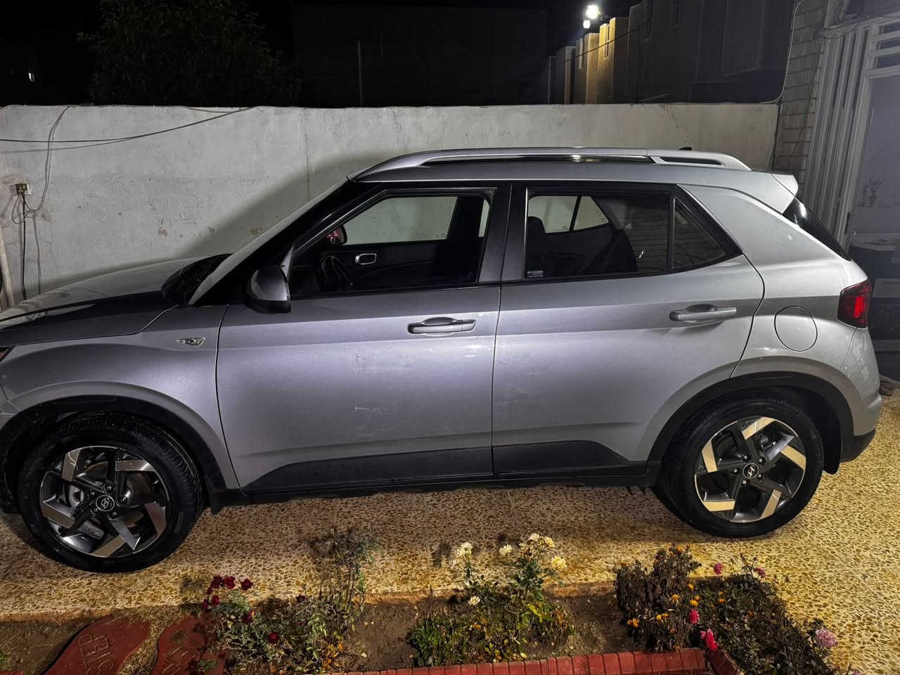 فينو 2021 حادث فقط دعاميه اماميه رقم بغداد مواصفات تحديد مسار تنبيه عند الخروج من المسار حساسات رادار امامي خلفي وجانبي 3 وضعيات قياده محرك 16 دبل نوزل المرغوب مابيها لاصبغ ولابارد حداديه جديده تخم تاير جديد سعرها 135 بيها مجال بسيط حك الجيه مكان السياره سامراء 
***********. مامتواجد ع الفيس والمشراي لايتصل
