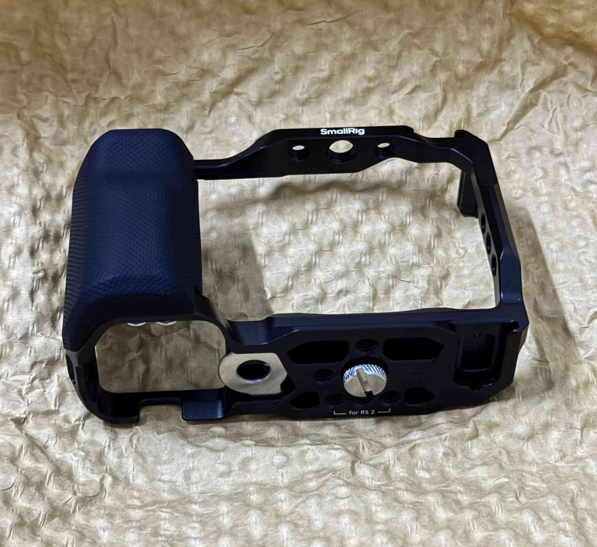 كيج سمول رينج (SmallRig Cage)
Sony zv-E10 للبيع جديد لم يستعمل


**إذا كنت صاحب هذا الإعلان وتريد حذفه لأي سبب، رجاءا أرسل رسالة إلى الدعم الفني**
