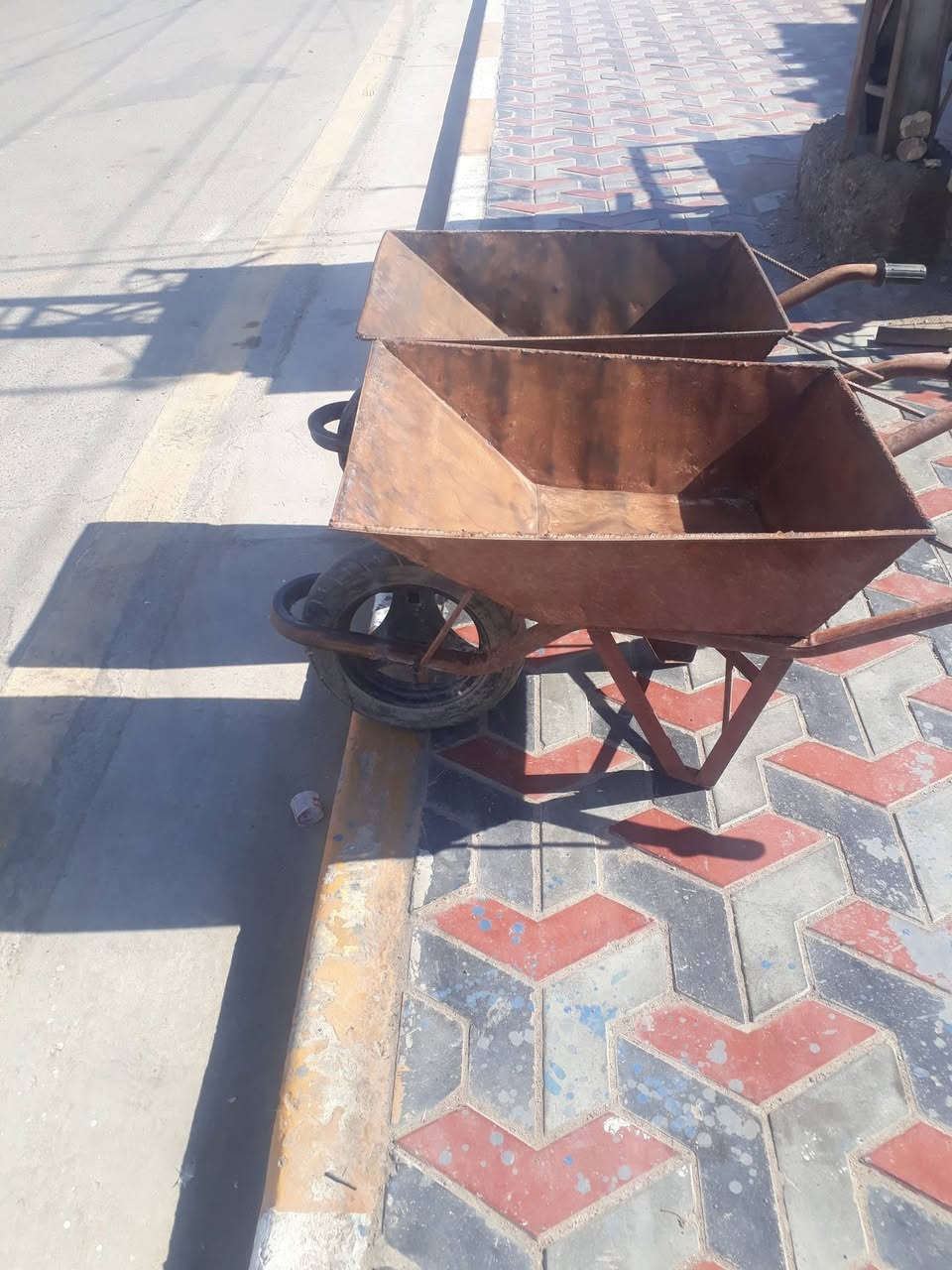 عرباين للبيع  تاير نفخ مال ذبانه
السعر العربانه 35الف  ***********
