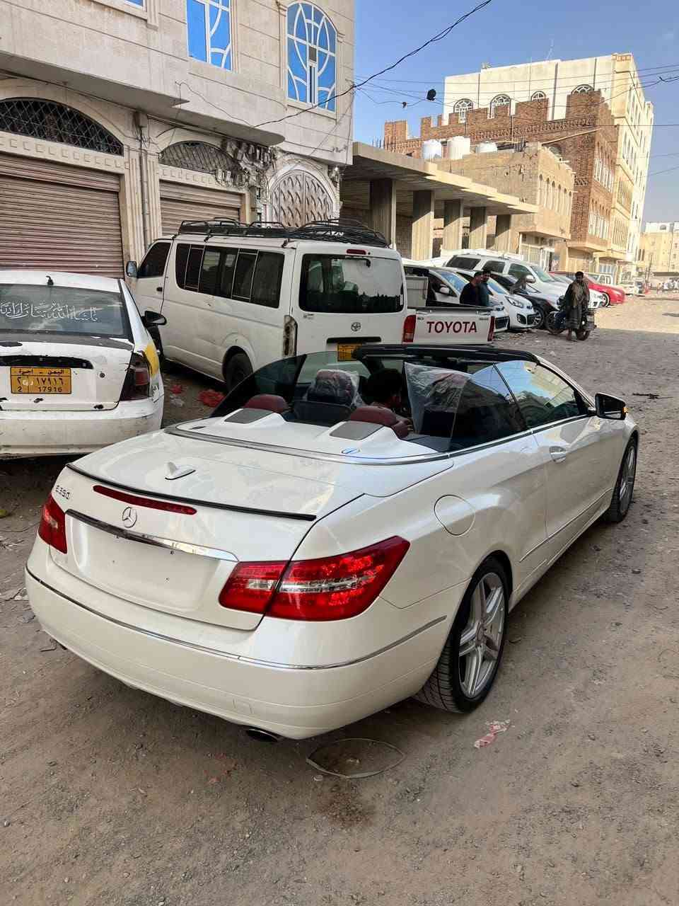 👑 سكاي برابوس - هيبة ألمانية ما تتكرر 👑

مرسيدس بنز E350 كشف 2013 المحرك الجديد - AMG
لون أبيض لؤلؤي ملكي + سقف مكشوف كهربا
فرش جلد أحمر دم غزال يخطف القلب ❤️

💎 فخامة من الآخر:
مكينة V6 قوة + نعومة، قير أوتوماتيك حرير
**ممشى 88 ألف مايل  فقط** - استخدام راقي ونظيف من بلادها 
سقف كهربا ينفتح بلمسة زر، متعة الهوا والليل
مقاعد جلد مدفية + مبردة، + مساج شاشة + نافيجيشن
جنوط AMG رياضية، إضاءة ليد، بصمة تشغيل
حساسات + كاميرا خلفية + مثبت سرعة
هيبة الشارع + متعة السواقة المكشوفة
السياره بحاله ممتازه جدا وافحصها داخل الوكاله مضمونه من ابسط العيوب

الحالة: بودي وكالة، مكينة وقير على الشرط، فحص وتجربة
السعر: 10,000$ دولار للذواق والصامل وبس 💰

📍 صنعاء - جولة دارسلم خلف البنك التجاري  
📞 776657778_776123474 + اتصال

مرسيدس كشف 2013 ممشى 88 بـ 10 ألف$ = عرطة سكاي برابوس ⚡
فخامة + هيبة


**إذا كنت صاحب هذا الإعلان وتريد حذفه لأي سبب، رجاءا أرسل رسالة إلى الدعم الفني**