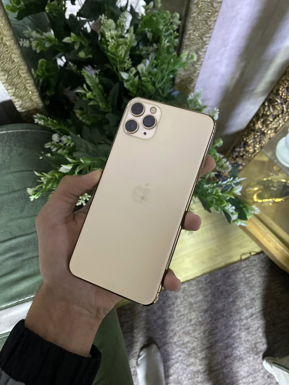 11بروماكس ذاكره 256 بطاريه 77 جهاز كفاله  كلشي شغال فقط مبدل شاشه اصليه بيه ضمان وبيه فطر ناعم ممبين ولا ينشاف مماثر عل اي شي بصمه شغاله مع ضمان 3 ايام عنواني بغداد العطيفيه سعره (225) قفل قفل قفل نهايته قفل للتواصل علرقم ***********
