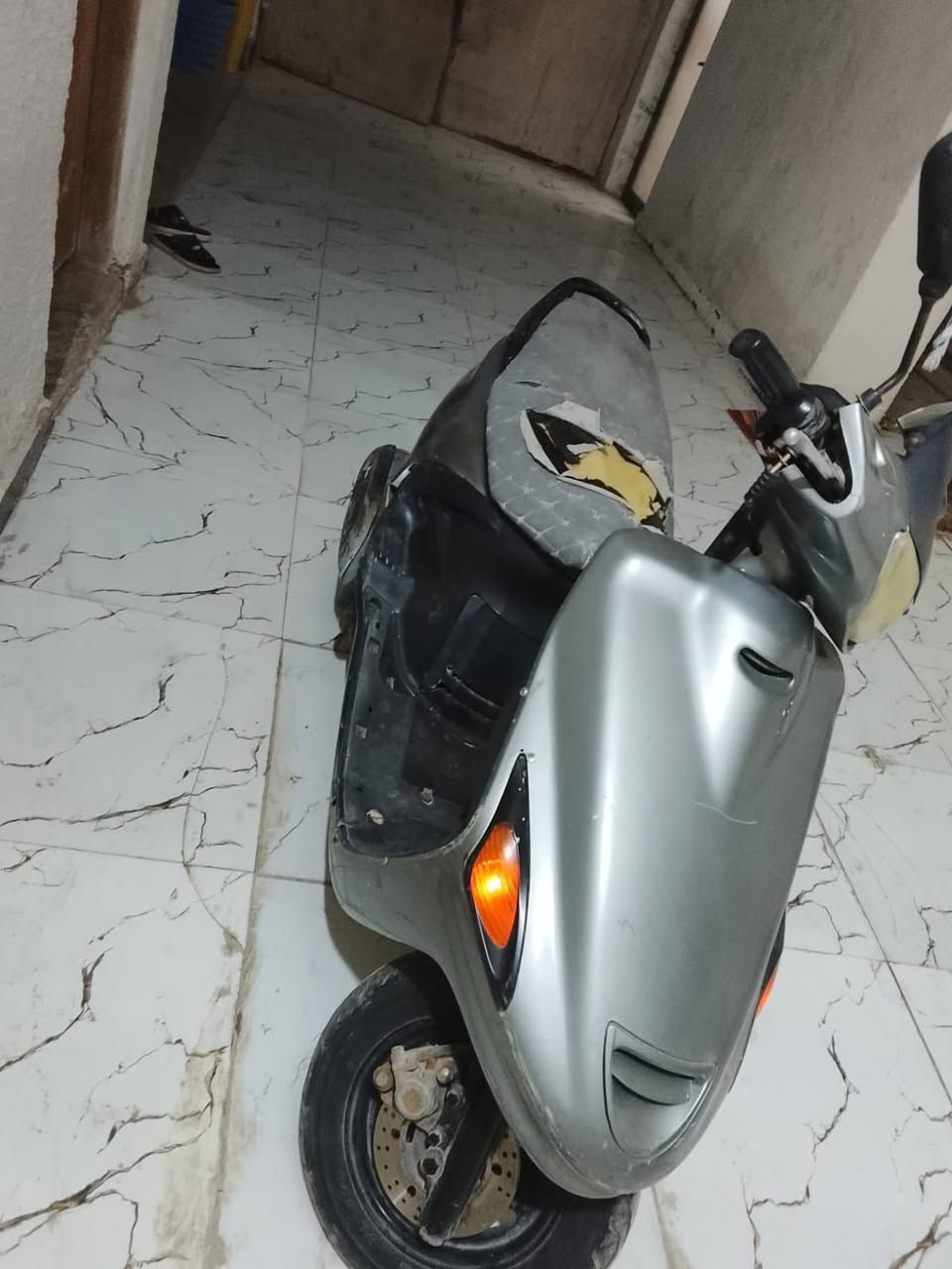 السلام عليكم دراجه فراشه للبيع محرك ناعم كهربائية كلهه شغاله سلف هندر اشاير رباعيه لايت عالي ناصي رماش كله شغال بكلايت وره دراجه كامله مشيها حلوه عنواني بصره ابو الخصيب السعر 225 او بيها مجال هاذ رقمي ***********
