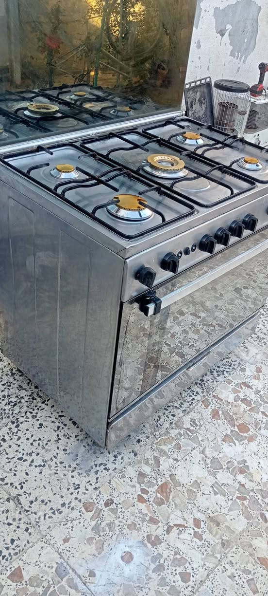 طباخ فريش مصري الاصلي الباب الاول شغال كله عيون وفرن فوك وجوه شرط الشغل ونارخضره شوف المقطع واتصل وتدلل بسعر مناسب 140وبيه مجال مكاني الاحرار توصيل 5الاف لكل الكوت ***********
