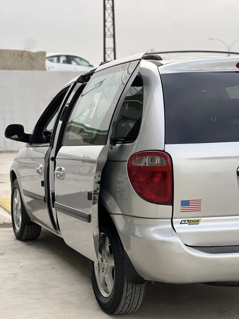 للبيع
دوج كرفان 2007 

بدون قطره صبغ
وبدون اي جراد او تقحيل 

شاصي قصير المرغوب 

محرك 3300 المرغوب 

1- تحكم ستيرن
2- مرايات كهرباء
3-كشن كحرباء 
4- داخل لونين 
5- جامات كهرب

تبريد شرط ثلاجه

تدفئه شغاله درجه اولى 

محرك درجه اولى شرط
كير درجه اولى شرط 

السياره بدون ضربه بدون خياس 

ماشية 160الف فقط 

صدر امامي خلفي100/100

طخم تايرات جديد

السياره بدون اي نقص 

السياره باسمي 
سنويه جديده
رقم جديد 
هزه وفحص جديد 
مشروع وطني تتحول بجميع المحافظات 

المكان نينوى 

السعر (95) وبيها مجال 

***********
***********
