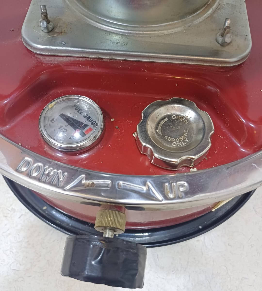 ▪︎صوبه نفطيه للبيع
▪︎لون احمر نظيفه 

▪︎السعر 50

"اللي يريدها يتصل على هذا الرقم" 

***********
