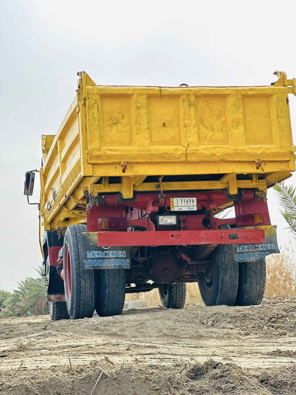 السلام عليكم للبيع تك قلاب افيكو 
رقم وسنويه الماني كربلاء بسمي مداور ثاني يوم
مكينه 8 كير 111 توني شاده تخم تاير باتريات كهربائيات كله شغال فقط شاصي ما مكفول مكانه نجف سعره 75 ورقه وبيه مجال ***********
