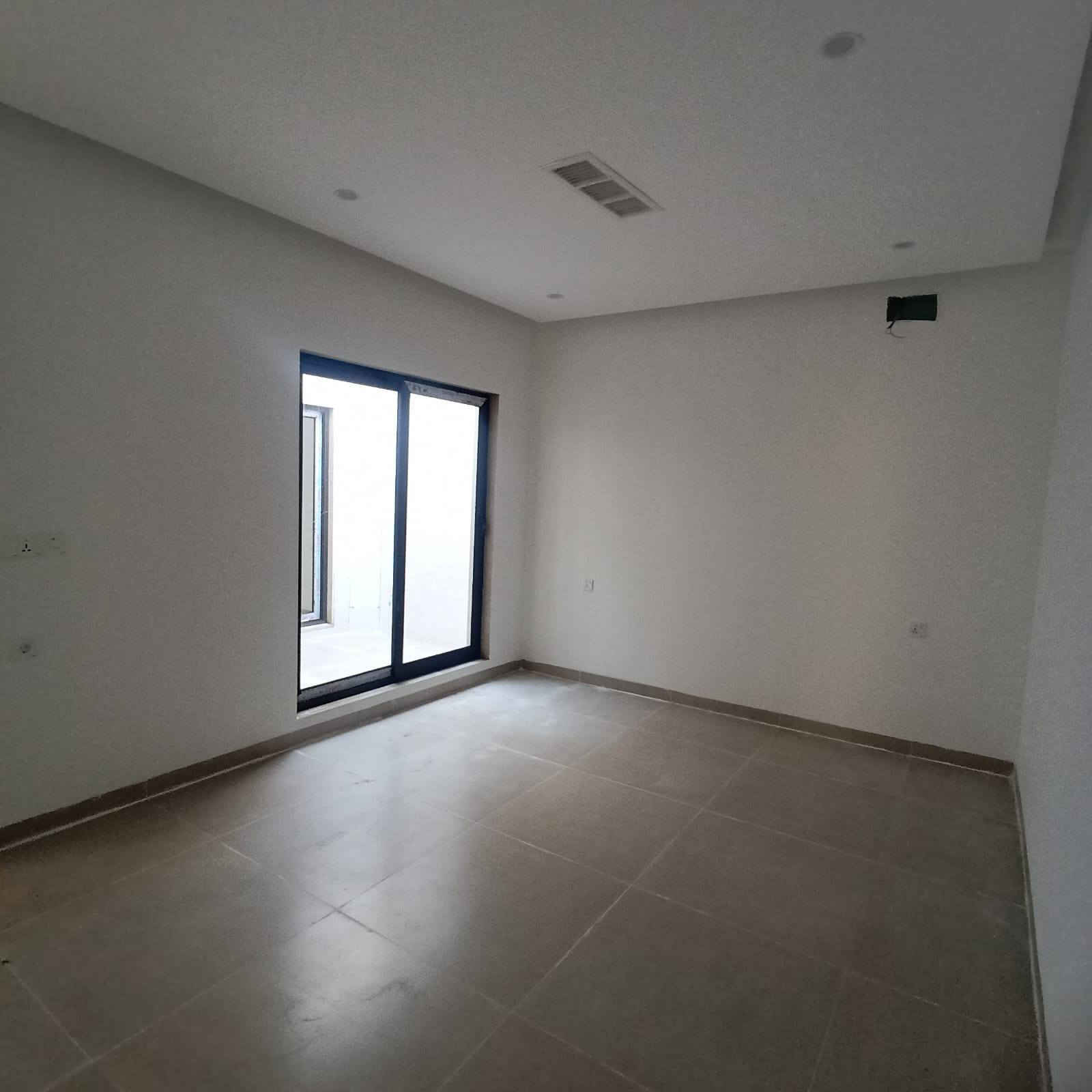 بيت مساحه 200متر على حديقه بيت كامل وجاهز طابقين
مجمع لؤلؤة السكني 
موقع المشروع 📍كركوك / نهايه سايديدين القادسيه 
السعر دفعه اوله والباقي اقصاط
للاتصال *********** كركوك, العراق
