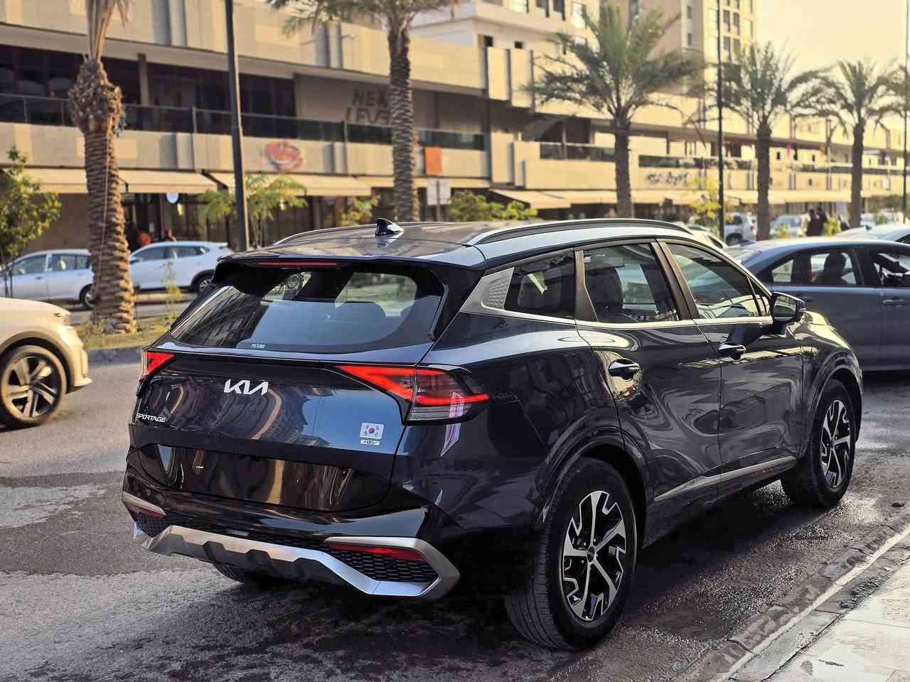 سلام عليكم قطعه نادره ومناسبه 
كيا سبورتج هايبرد موديل 2024 دخول جديد ماماشيه بل عراق 
كلش اقتصاديه تنسه شي اسمه بانزين التفويله تمشي 850 كيلو
قبل كلشي سعر السياره 185 وبيها مجال بسعر النترا 
مرقمه بغداد بسمي تحويل شوكت متحب
السياره فول الفول اعلى الموصفات فقط بدون بانوراما
لون مميز وداخل ملكي قرميدي ماشيه 25000 اخت الزيرو
حادثها جاملغ امامي + بنيد ايرباك دركه فقط
راح اذكر مواصفاتها للي ميعرفها اخوان : 
 
🟦 اربع كراسي كراسي تدفئه مع تبريد + تدفئه ستيرن
🟦 خمس كامرات محيطيه 360 
🟦 جنطه جلاق كهرباء
🟦 سياره تتقدم وترجع بل بصمه + تشغيل عن بعد
🟦 حساسات امامي خلفي + رادار امامي توقف ذاتي 
🟦 مود درايف 3 انضمه تفاعلي بل شاشه 
🟦 هاند بريك بصمه + لايتات دينامك تحكم يصعد وينزل
🟦 كير ماوس + مانع انزلاق
🟦 كراسي كهرباء + ميموري
🟦 مري شفط + نقطه عمياء 
🟦 كروز سرعه + تحديد مسار
🟦 بصمات ابواب دخول ذكي 
🟦 بجم وبك لايت فول LED 
🟦 تبريد قطعتين ثلج
🟦 منافذ شحن بكل مكان حته بل كشنات الخلفيه + كار بلي
🟦 اريل نفكيشن + ويلات كروم

📍 مكاني بغداد قرب جزيره بغداد السياحيه 
☎️: ***********
