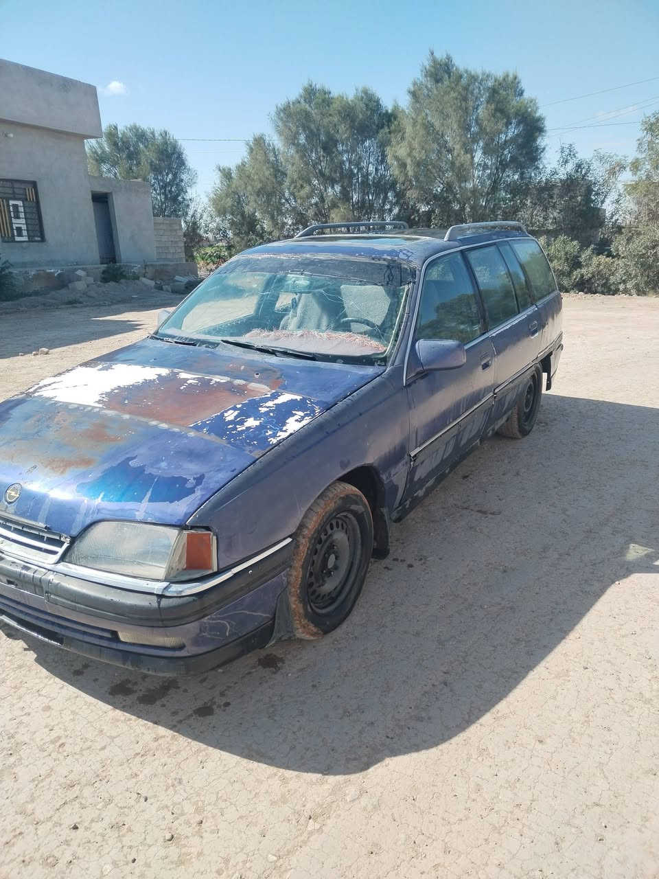 السلام عليكم
سياره اوبل اوميگا ستيشن للبيع
 السعر 12$ وبيها مجال للشراي 

محرك 20 محوره كابريته 
تايرات نص عمر
فحص كركوك سنويه خضره 
العنوان: البوعجيل
للأستفسار الأتصال على الرقم ***********
