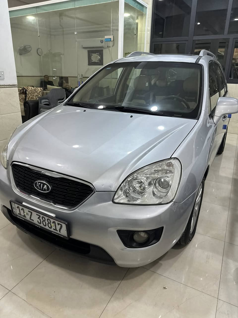 السلام عليكم
كارنز (2012) خليجي بيها الصندوق رش فقط بدون فتح والباقي كفاله عامه ماشيه (134) كيلو متر عله نضافه رقم بغداد الجديد تحويل مباشر سياره جديده 
السعر//127 ورقه وبيها مجال 
للاتصال//***********
***********
