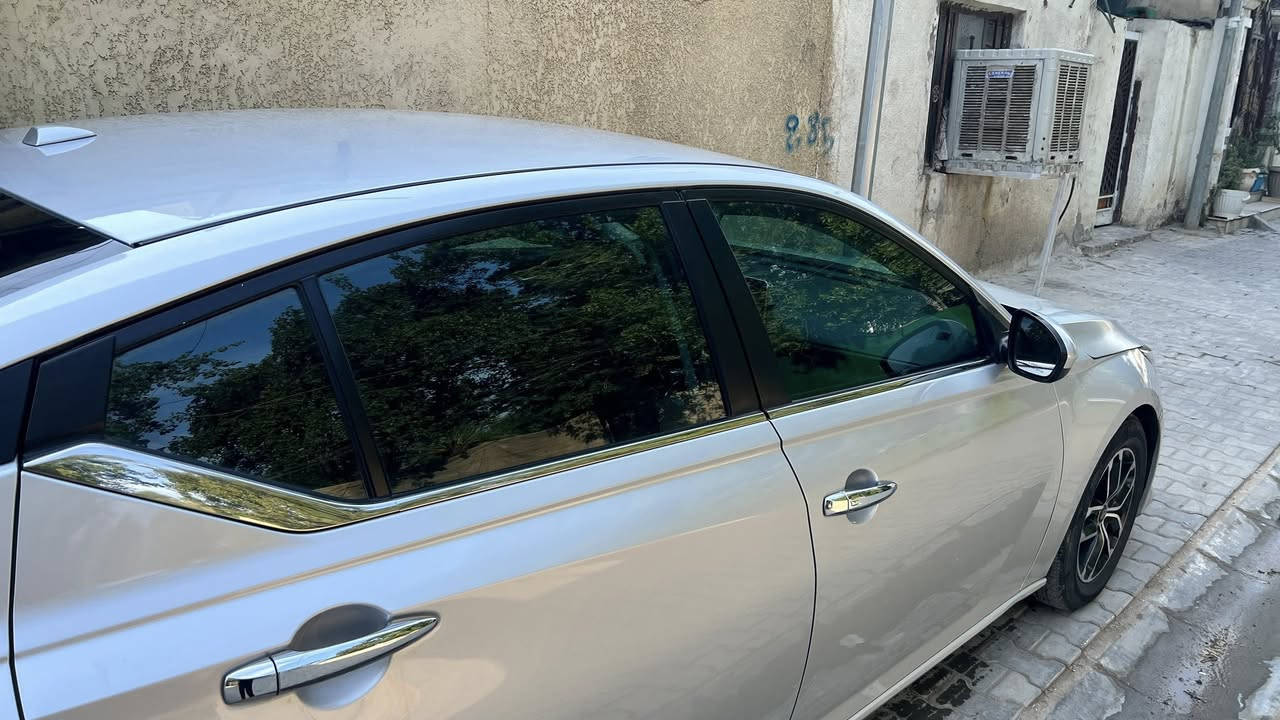 للبيع نيسان التيما موديل 2020 S اللون سلفر رقم بغداد  بأسمي السياره السنوية نافذه لغاية 2027 
ماشية 117 كيلو
 مكينه وكير وتبريد وحجر كزوز كله مكفول محرك 2500 المرغوب اربعه سلندر ادامة شامله ولا كلوب مشتغل بالدشبول باتري جديد تخم تاير  جديد صدر جديد
رقم الشاصي (1N4BL4BV4LC252438 )
حادثها (جاملغ ايسر +بنيد ) استبدال بدون دواخل 
وصار بيها طخات جدا بسيطه بالجاملغ الخلفي رجعن بارد (bdr)
صور الحادث بالمنشور   
رقم الهاتف ***********
العنوان بغداد / الشعله 
السعر 140$
