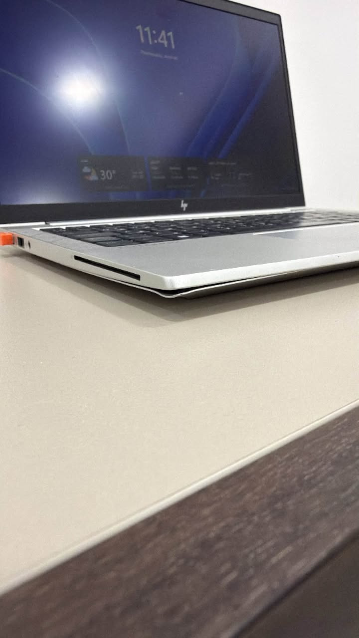 سلام عليكم لابتوب للبيع hp elite book
10 TH GEN 

CORE 7 

Laptop headphones : BANG & OLUFSEN

RAM: 8 GB 
شاشه 60 HZ  
عمر البطاريه  اخذته ٨١ صارلي 3 اشهر صارت 79 

طبعاً اللابتوب اخذته مستعمل ماكو جديد من هاي النسخه الي عندي يجي أوربي  

اللابتوب بيه ضربه من اخذته  

السعر 400 الف قفل . مكاني بغداد 

خاص ماموجد .  للاستفسار رقم   ***********
