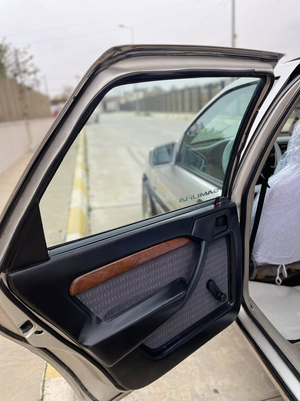 ماشاءالله تبارك الله
***********
اوبل فكترا موديل1990
فوول مواصفات
گير/ اوتوماتيك
مكينه ٢٠ فوللل
رقم سليمانييه 
سنويه جديددد
 abs __
سوكان باور
 _داخل صاج ملكي بلاد. 
داخل و خارج كلش نضيف بيلاد. 
سيدي جنجر بلادي 
قفل مركزي كونترول/
بدون ضربة او دعم و خياس دوس و
سياره  /كلين 
***********
مكاني كركوك
