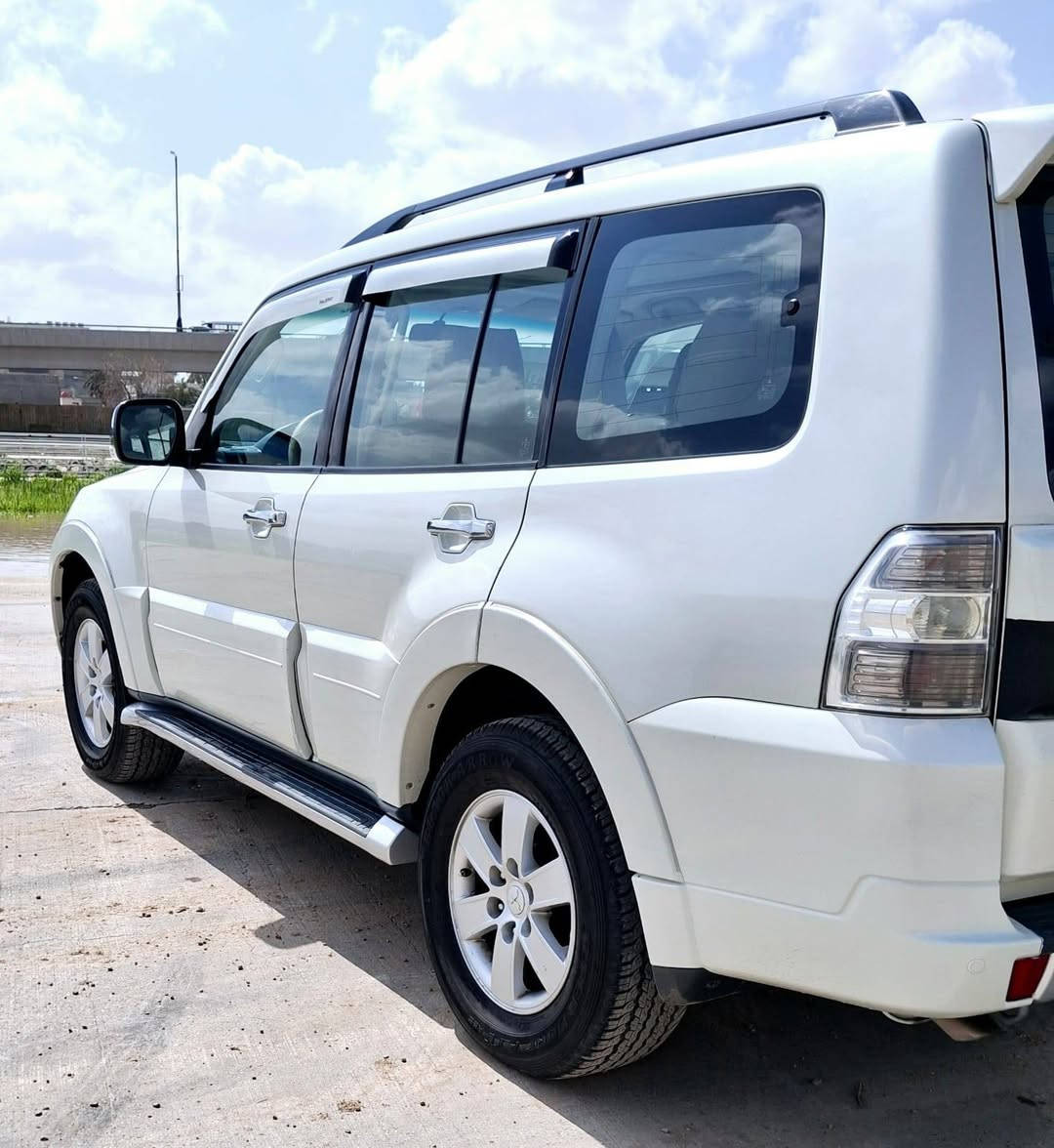 السلام عليكم باجيرو  ٢٠٠٨ وارد خليجي حبتور رقم بغداد انكليزي تحويل مباشر مكفوله بدون صبغ بدون حادث بدون تبديل فول مواصفات فتحه سقف كراسي جلد كهرباء دمام خلفي ثلاجه بالفرس شاشه كامره خلفيه مرايات شفط اشاره وترحيب تحكم استيرن جهتين سبعه راكب ثلاث قطع تبريد حساس خلفي داخل عسلي صاج تخم تاير تبريد ثلج كير مكينه مكفولات شرط مامفتوحات صدر أمامي وخلفي نضيف السعر    ١٢٥   بيهه مجال الاتصال   ***********  مكان بغداد
