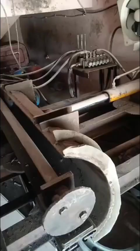 اسلام عليكم مكينه كبس الاطارات او دروعه داخل التاير لسيارات مصفحه و الهمر العسكريه
الستفسار ***********
