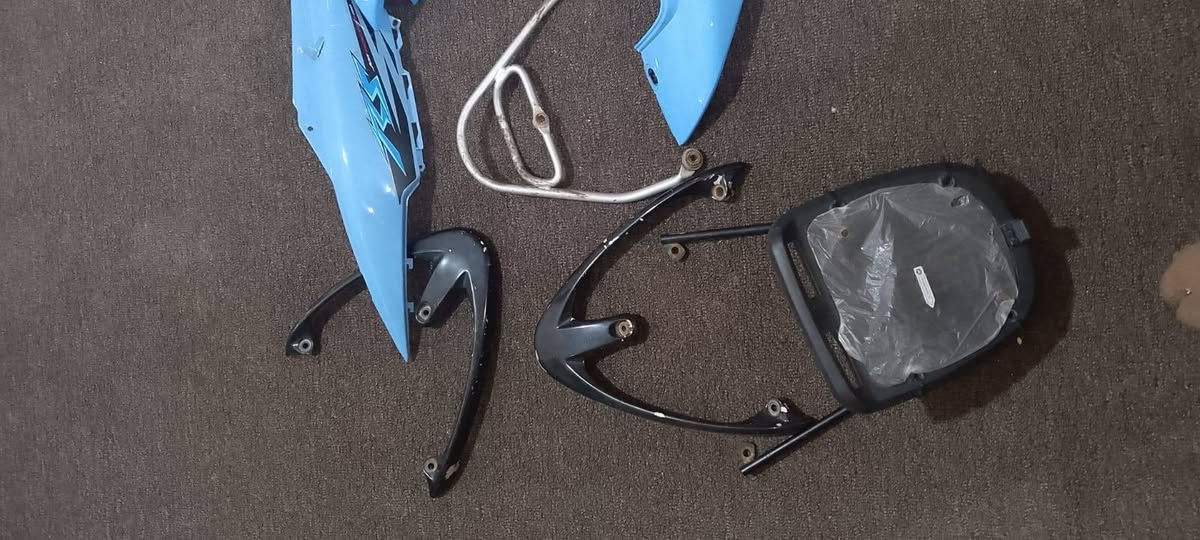 عراض البيع سعر مناسب كفر ختم وحد معه ويل بلادي بس مصوره سبايدرات منغوالي عداد ٣ سبايدرات عدله عداد ٣ معه كاسحه بوربرينات ركبه امامي ***********
