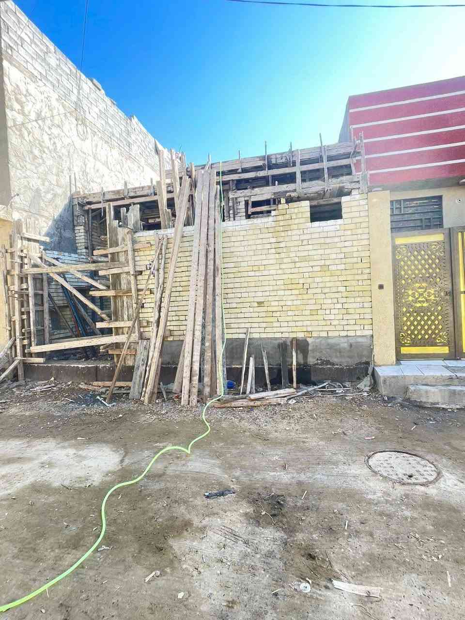 سلام عليكم 
هيكل للبيع مساحه 102 متر كربلاء طريق بغداد عمود 44 قريب ع الولايه 
للاستفسار اكثر ‏‪***********‬‏
