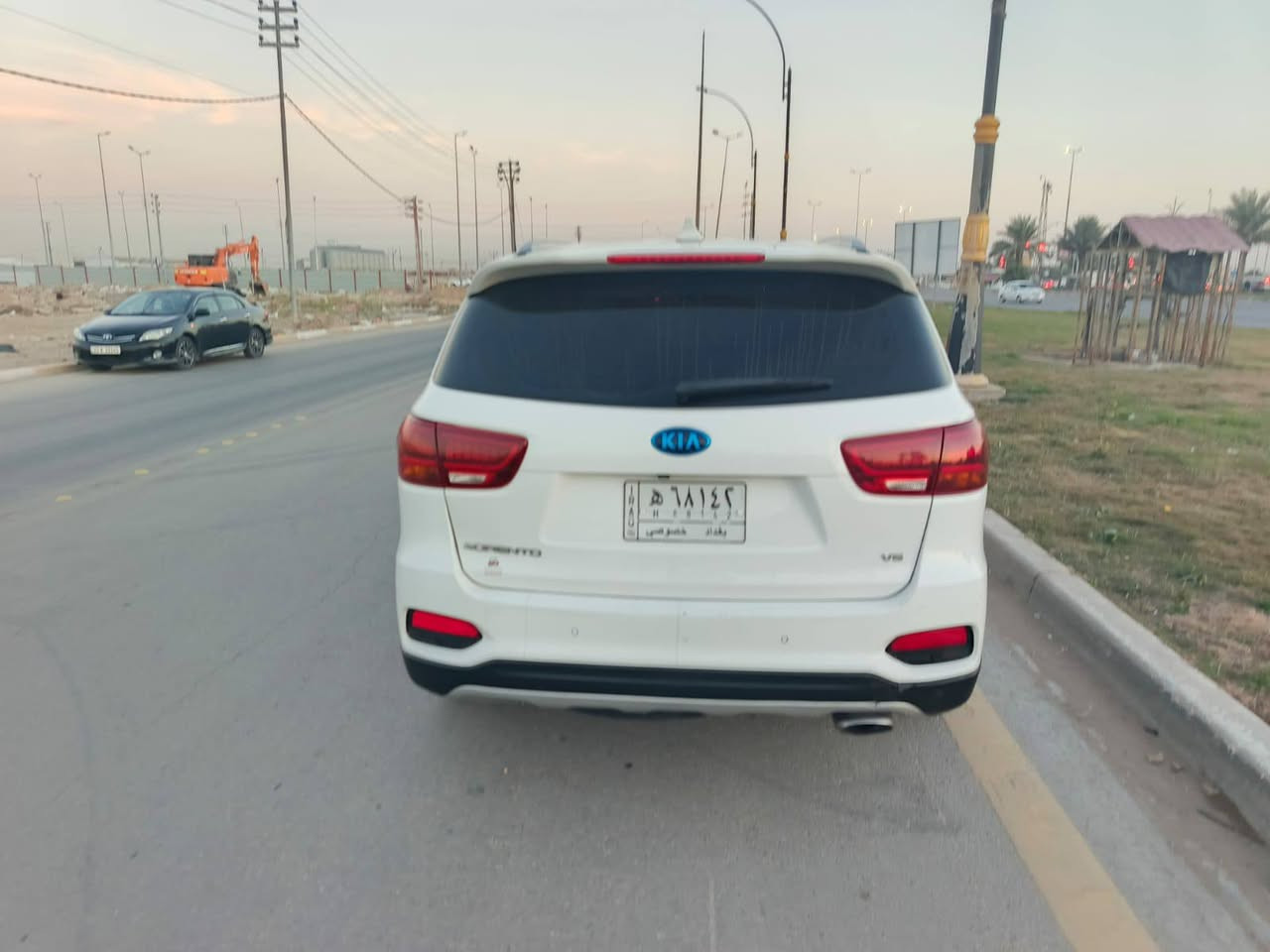 السلام عليكم سياره نوع سورنتو خليجي موديل 2020فول موصفات عده البنراما سياره سته اسلندر سبعه راكب 3قطع تبريد مري شفط جنطه كهربائي  كامره حساسات  شاشه كبيره كشنات جلد السياره كفاله عامه بيها بارد شبر جاملغ خلفي والباقي كفاله عامه  السياره جديده ماشيه 50 كير مكينه حداديه تبريد كفاله عامه تخم تاير  اسبير مانزل مال السياره العنون كربلاء السعر 248 رقم الهاتف ***********
