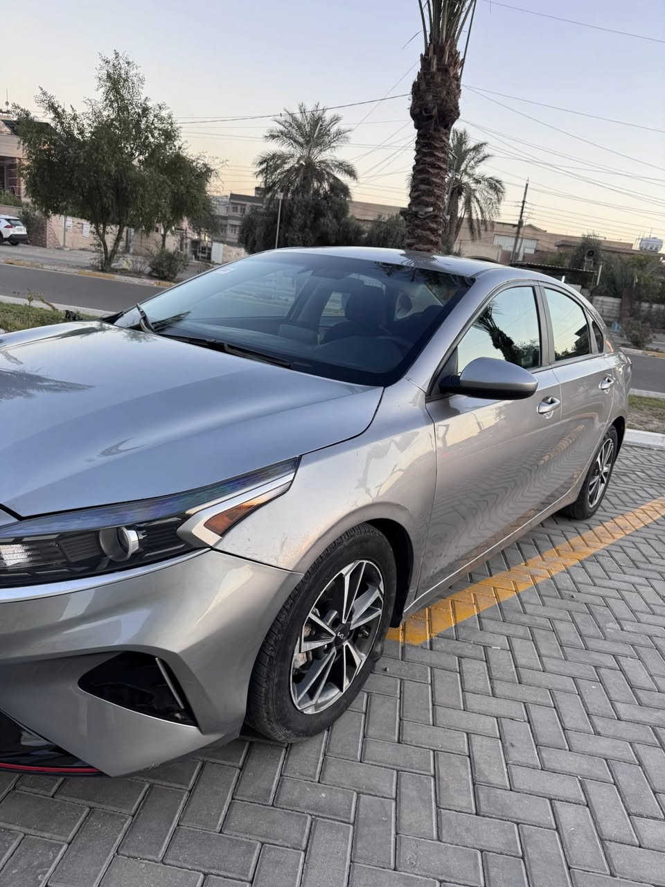 السلام عليكم
كيا فورتي 2023
وارد أمريكي 
تقرير امريكا كلين 
بالعراق بيها بنيد 
رقم أربيل الجديد
مواصفات LXS
مواصفات 
شاشه ابل كار بلاي 
رادارات وتوقف ذاتي 
ويل كب بلادي 
شاشه اعطال
محرك 2000دوش 
وباقي المواصفات المعروفه 
السعر136
***********
بغداد حي الجهاد
