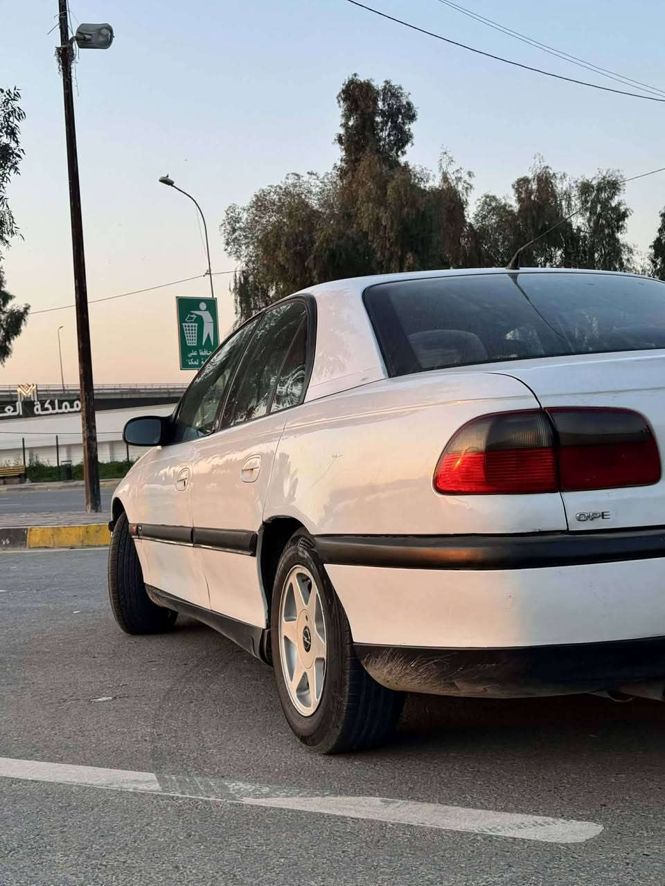 سلام عليكم اوبل اوميكا بزون توماتيك تبريد سلايت
محرك ٢٠ كبس 
محرك وكير شرط السياره رقم اربيل متواجد بالموصل للتواصل ***********
