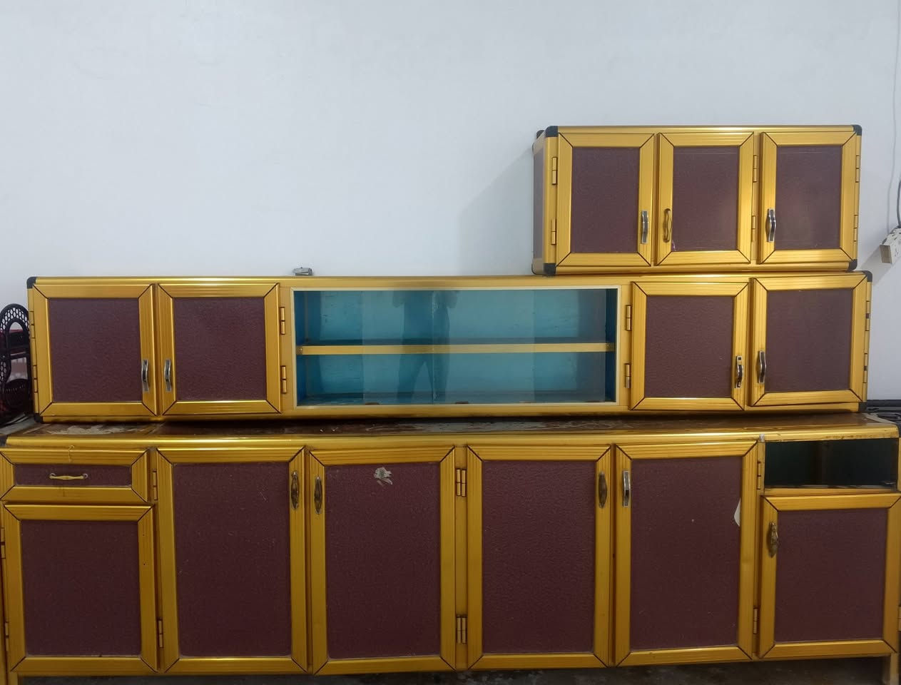 السلام عليكم كاونتر للبيع خمس قطع مع العارضه العنوان بصره زبير تقاطع البحريه سعر 450 وبي مجال رقم الهاتف *********** وبي واتساب
