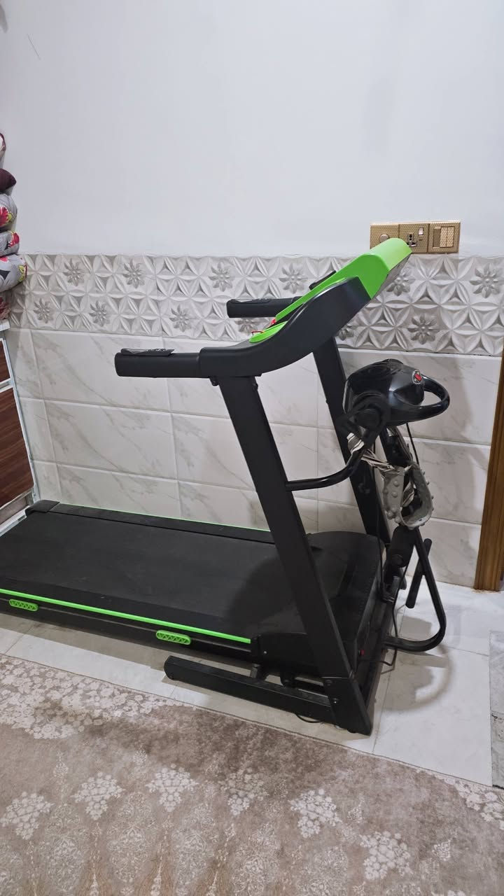 جهاز جري جبلي مع ملحق جهاز تكسير الدهون العنيده و ٢ دنبلص ٥ كغم 
  بي شاشه تحسب معدل السرعه والوقت ودقات القلب والسعرات المحروقة و بلوتوث  
الجهاز جدا نضيف وشرط الفحص السعر300 الف
المكان كربلاء/ الحر  ***********
