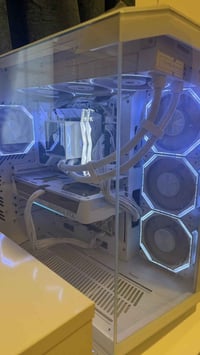 انتل i9-14900KF • RTX 5070 12GB • ٦٤ جيجا DDR5 ٦٠٠٠MHz