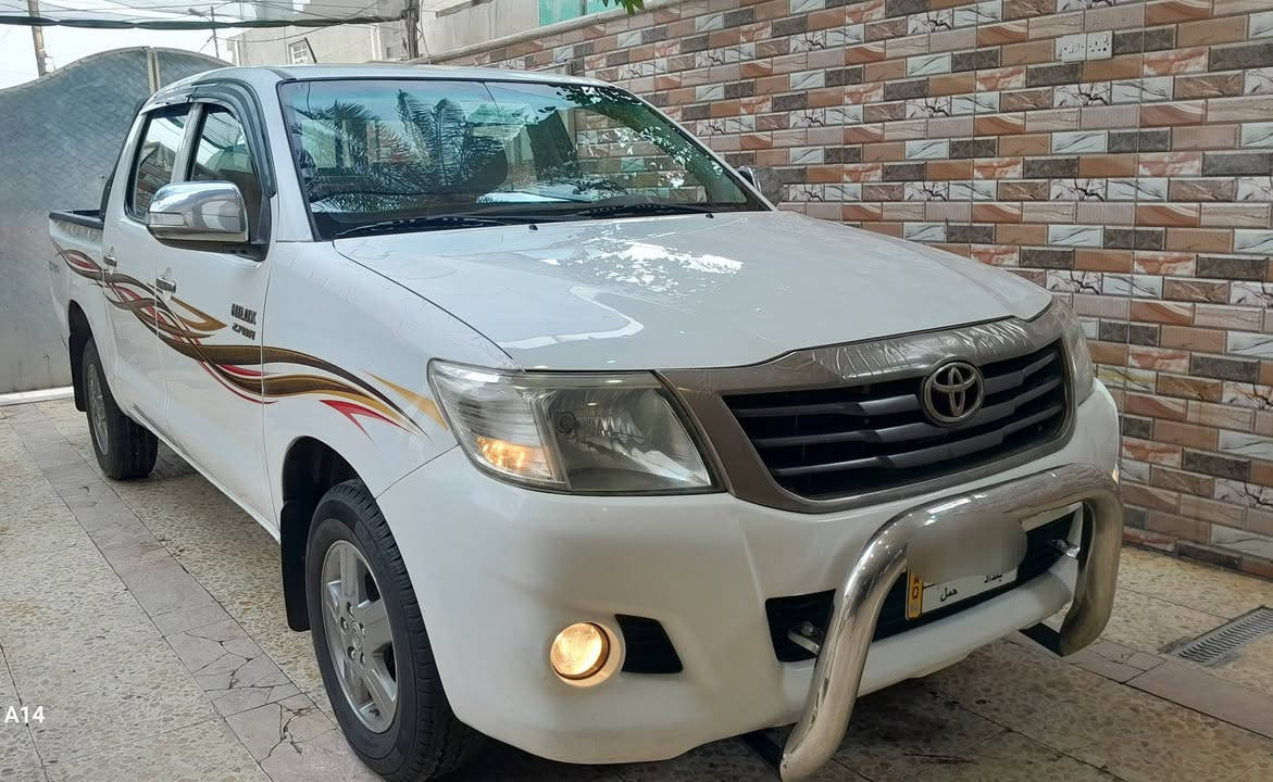 السلام عليكم بيكم فلاونزة هايلوكس موديل 2015 كويتي شاصي 19 سياره مكفولة من صبغ و تبديل فقط بارد أجزاء سياره مع 3 قطع فك تركيب محرك مامفتوح كير اتوماتيك  رقم بغداد وسونار موجود بل منشور  السعر 205 اوبيه مجال  العنوان بغداد رقم الهاتف ***********
