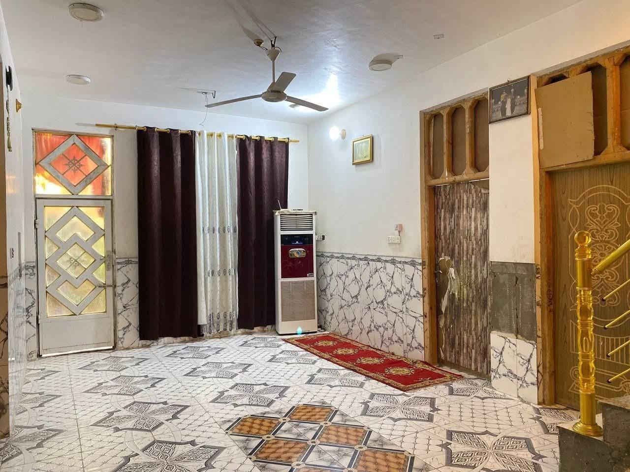 سلام عليكم
بيت طابو طابقين بناء حديث مجاري دفن رصيف 2 متر مدارس تبعد 30 متر المساحه ٢٥٠ م
الطابق الاول يحتوي على 
(استقبال ٨×٤ونص)(صاله٩×٤ونص )(مطبخ٣×٤ونص)(غرفتين /(غرفه الاولى ٦الا ربع ×٤ )(الغرفه الثانيه ٦الاربع ×٤ونص)+محل
الطابق الثاني (غرفتين نفس قياس الطابق الاول .صاله همين نفس قياس طابق الاول 
الموقع حي العسكري الثاني  قرب مدرسه الطائف الجديده للاستفسار الاتصال على ارقام ‭0781 805 1207‬
***********
