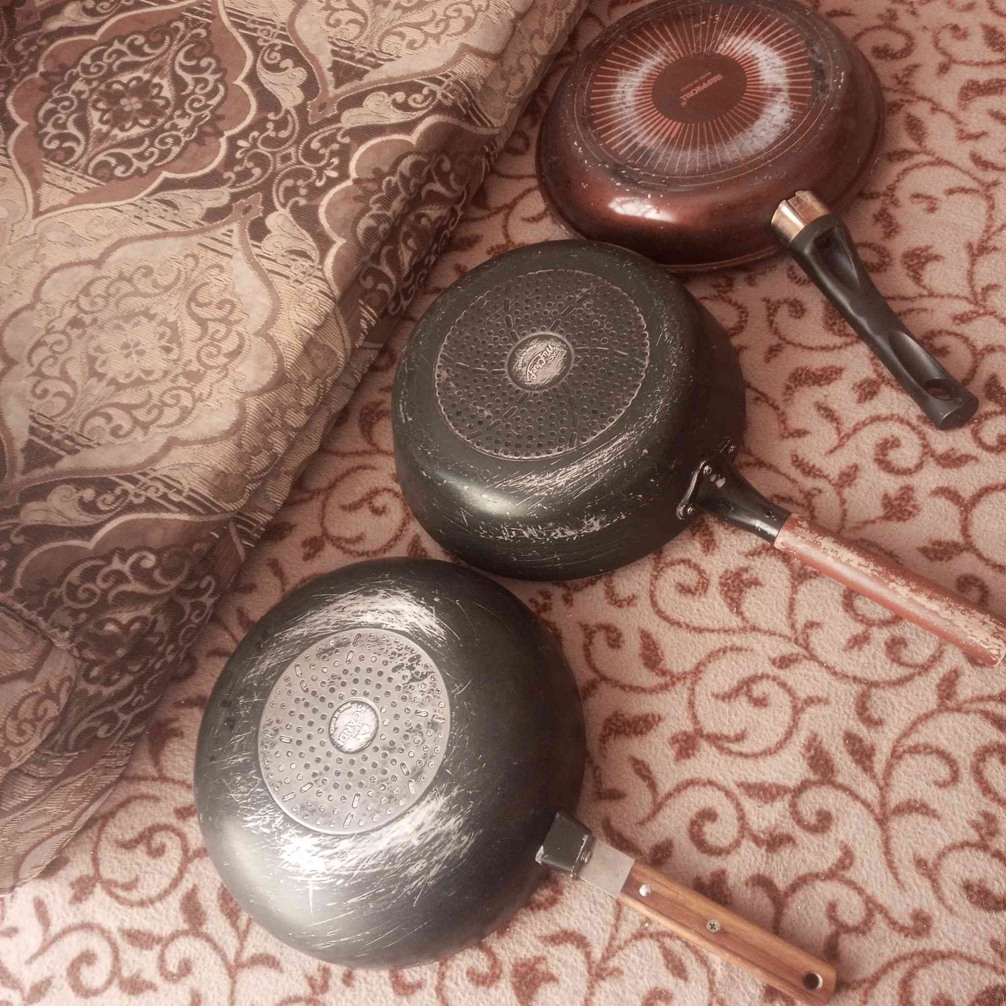 سلام عليكم للبيع طاوه اوربي الماني مستخدم  ثقيل اصلي مختوم احجام  *********** اومراسله
