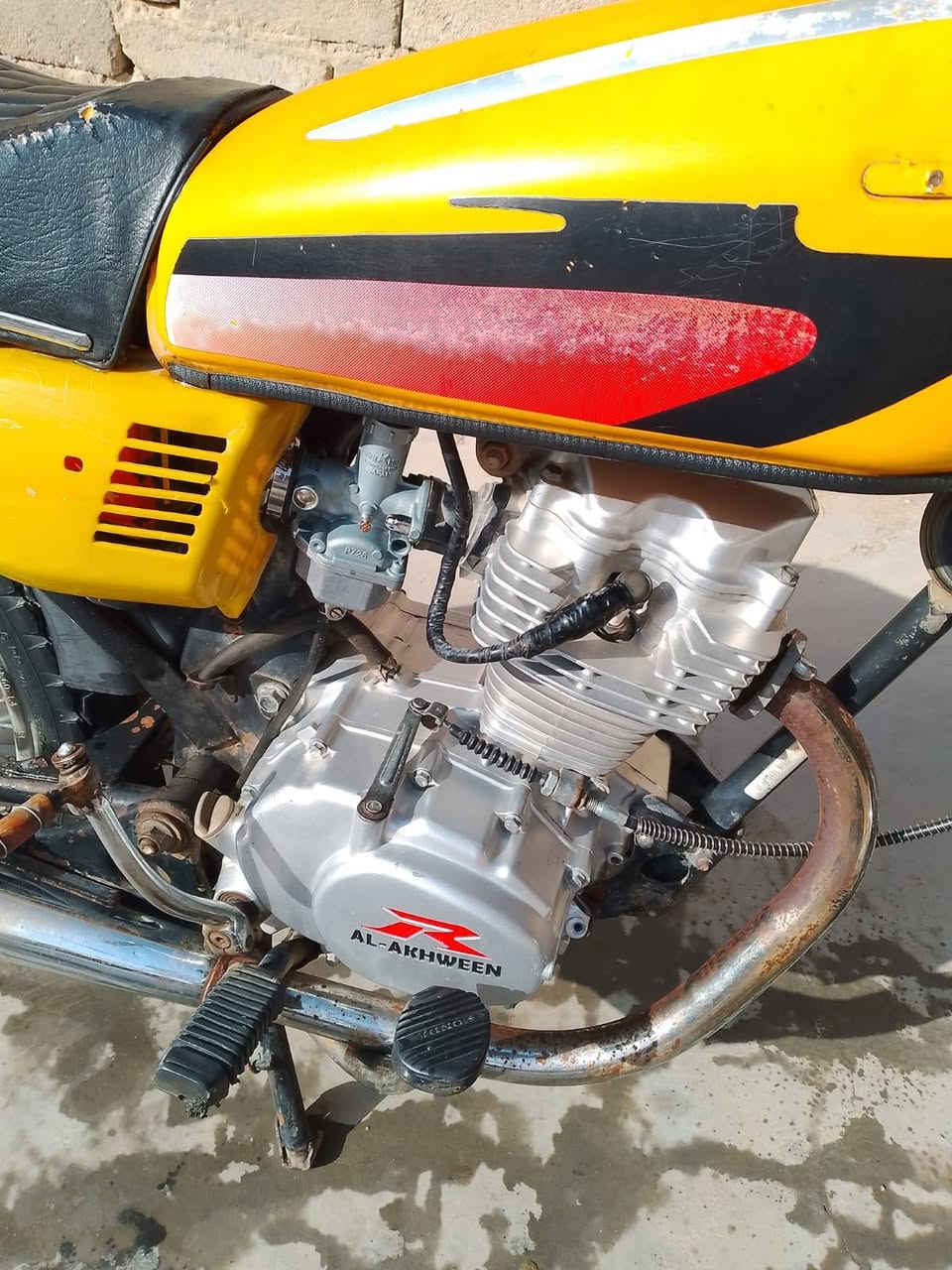 دراجة ايراني ابلاد مكينتهه رابيدو جاهزه مفتوح ولا تنقص ولا تبخر للبيع السعر 550وبيهه مجال المكان المدينه ناحيت الهوير قرب النبي سليمان ***********بي بس واتساب
