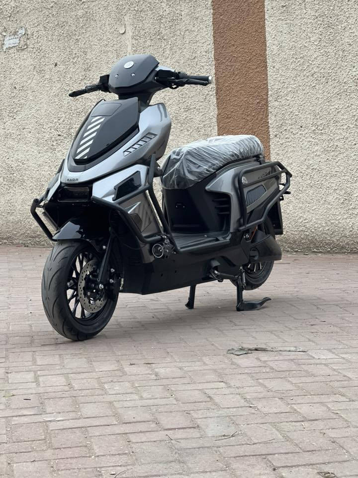 السلام عليكم.. شباب دراجه شحن ليثيوم للبيع دراجه زيرو زيرو غير مستخدم  ابد. بعدها وكاله صفر كيلو متر   وصل. المعرض موجود ابسمي بارحه اخذتها. بليل دراجه تجي مواصفات عالميه 

دراجه الصقر ..  تيسلا القرش .(زيروو...زيروو..)..
( بطاريه ليثيوم .32.امبير ) فوسفات الحديد...الملف 2000Wحقيقي...السرعه .88_
..اجت بنظام..APS..أمامي خلفي...بلوتوث...مخرج USP...سويجين وبصمتين..تشغيل بصمه وسويج وجهاز مانع سرقه...وصل المعرض ببه...

....الشراي يتصل مكاني بغداد

***********
